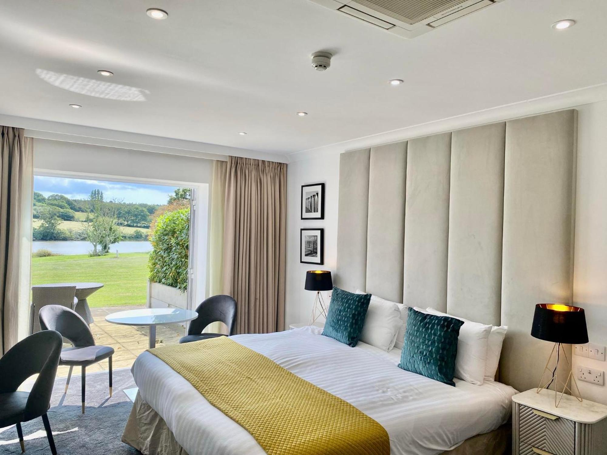 Lakeside Park Hotel & Spa Fishbourne  Ngoại thất bức ảnh